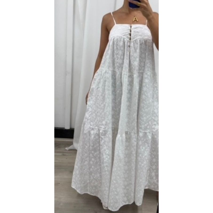 Byron Maxi Dress
Maxi dress in Winter - Yes absolutely!
This beauty looks fab teamed back with your favourite boots & layered with knitwear or denim over the top.
The fit is slightly oversized & we are loving th gorgeous fullness in it,
100% Broderie cotton with adjustable bra like straps, back shirring & button bodice.