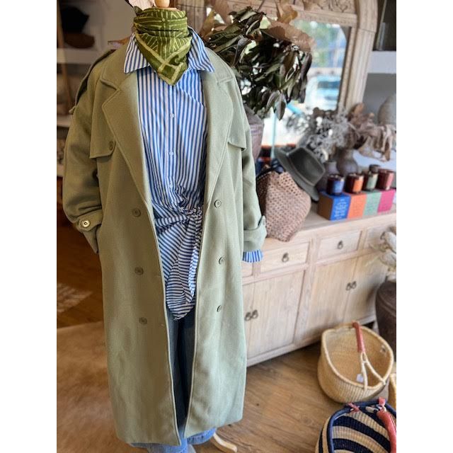 Olive Trench

Olive - She is a stunning double breasted coat with belt tie

Poly mix &amp; fully lined, true to size