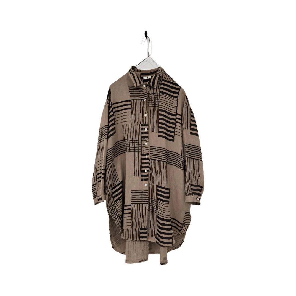 Frederic Linen Shirt/Jacket

Beige Italian linen  One size fitting 10-18

Please note product colour is the lighter one pictured