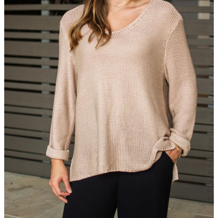 Avalon Cotton Knit Jumper

Soft 100% cotton knit, slouchy oversized style to wear on its own or layered with a collared shirt underneath.

Available in four beautiful colours for Autumn &amp; Winter, will also take you thru as a  transeasonal piece.