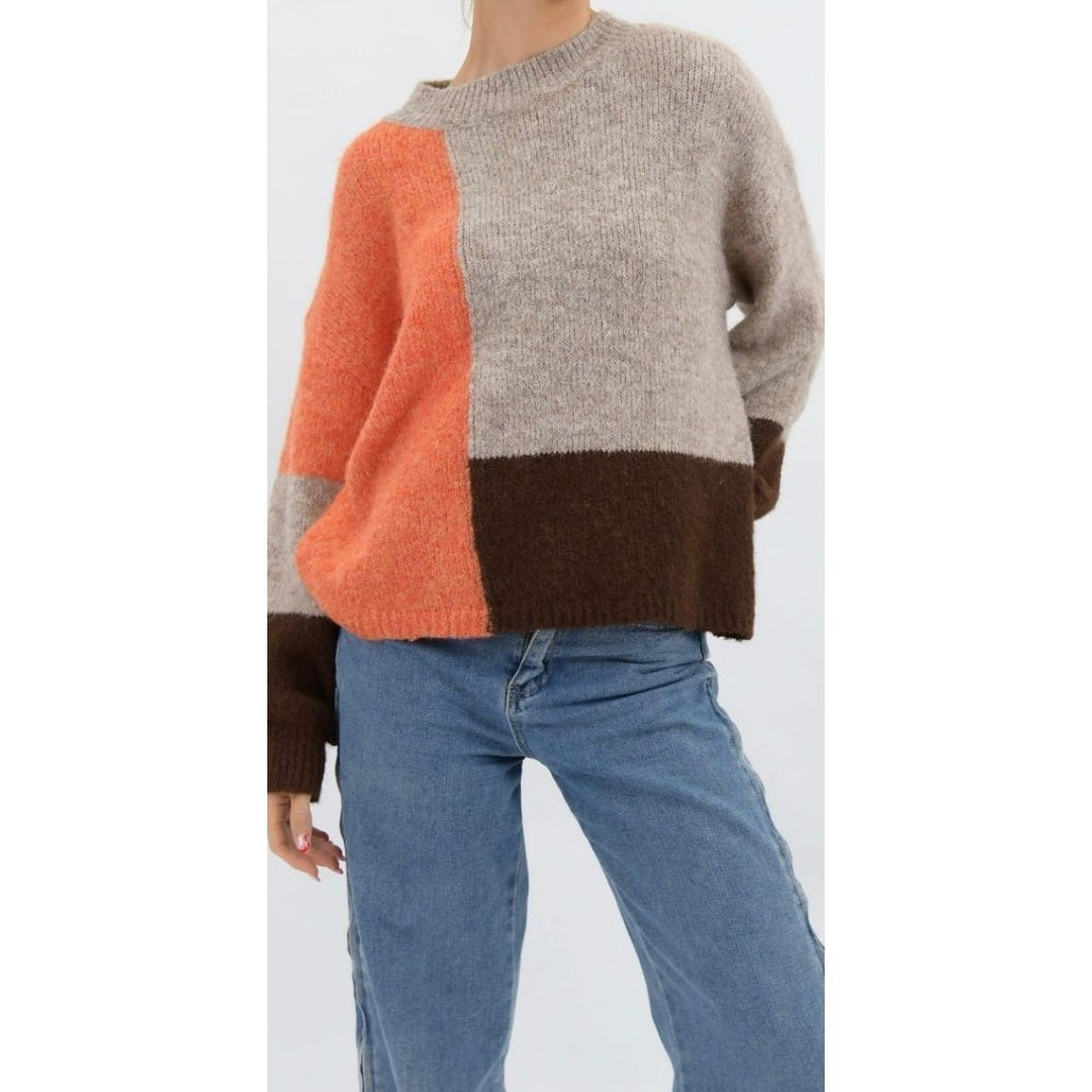 Jimena Colour Block Wool Blend Knit

Round neck

long sleeves

block colours

10% mohair 10% woll 80% viscose