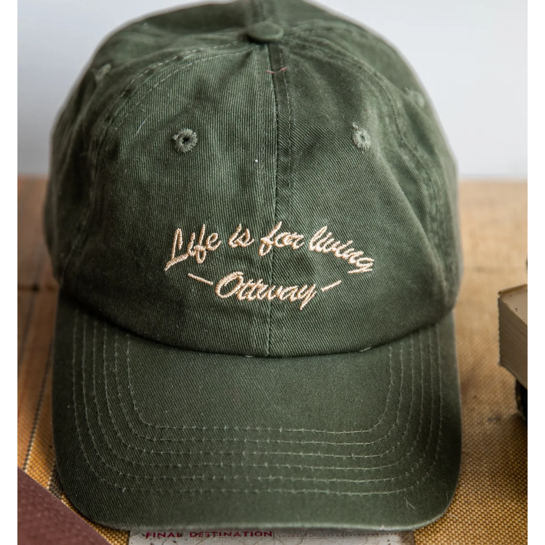 Living Cap - Washed Green
The perfect cap made for cruising through the city or strolling on the beach. This classic six-panel baseball cap will never go out of style. Easily worn with any outfit, this Ottway accessory is a staple.
