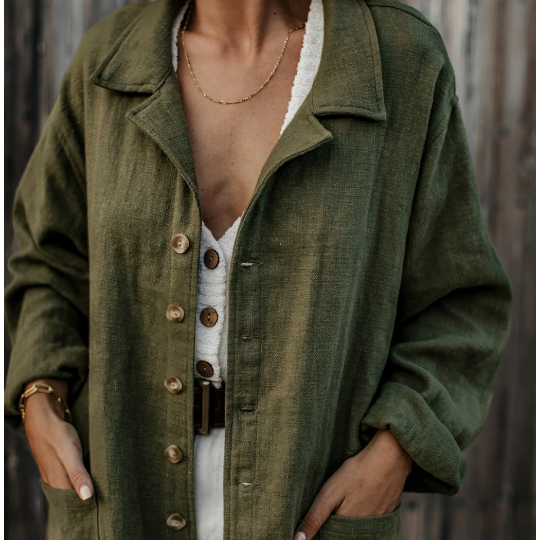 Easton - Green Shirt/Jacket

A true testament to its ancestry. Have you ever wondered how the old seafarers stayed comfortable yet warm? Made from 100% ramie linen, a fabric chosen for its known strength as a natural fibre.&nbsp;Expect the lightness of linen but more solid.&nbsp;Combine its long sleeves, front pockets and newest colour addition of Ottway forest green. The Easton is a tick to how they used to make clothing.