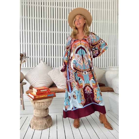 Wild Hearts Bree Maxi

We're crushin' on this gorgeous new Bree Maxi Dress from Jaase. Her flattering silhouette and subtle detailing make her a sure must-have this season.