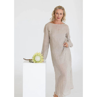 Mode Linen Dress

Eadie's Luxe Linen Capsule is crafted from luxe lightweight gauze linen. This apparel collection utilises our exclusively developed gauze linen fabric, renowned for its exceptional softness and graceful drape on the body.