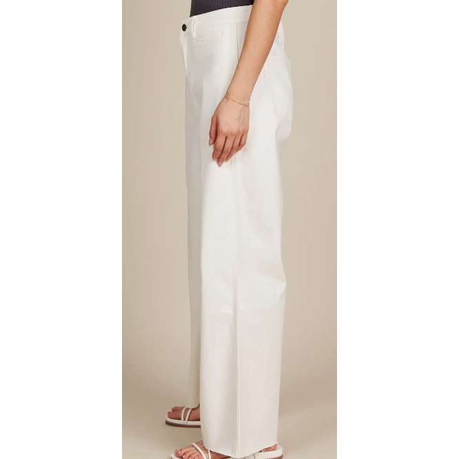 Tate Denim Pants

Say hello to your new favourite denim jeans! The Tate Denim is guaranteed to make an impression - with a classic wide-leg silhouette and a mid-rise fit, these denim jeans provide an effortless look that will complement any outfit. It features a button and zip closure with pockets and a raw edge ready for any occasion. Style it with a tank, cape and glam accessories for cocktails with the girls or a soft knit and sneakers while you run errands.