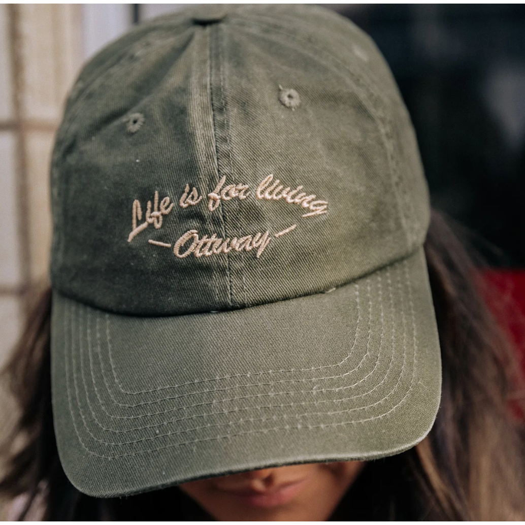 Living Cap - Washed Green
The perfect cap made for cruising through the city or strolling on the beach. This classic six-panel baseball cap will never go out of style. Easily worn with any outfit, this Ottway accessory is a staple.