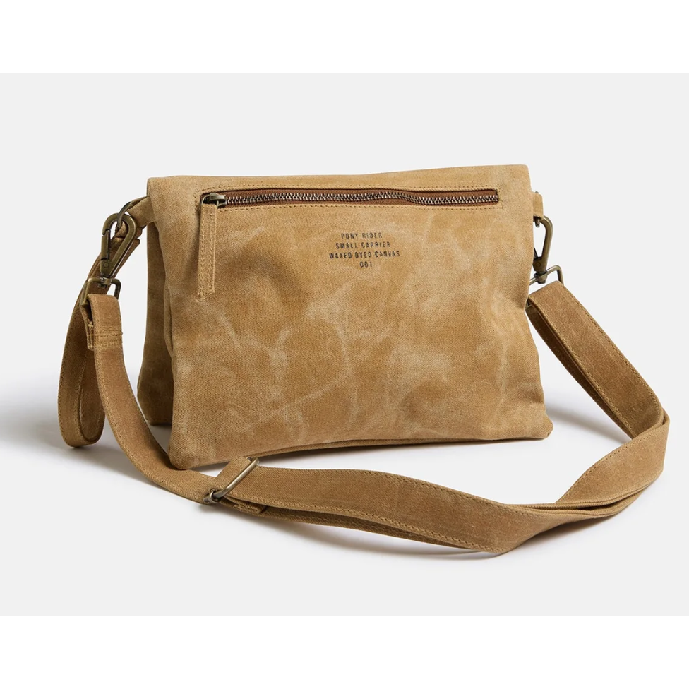 Crafters Clutch -Clay 28x 20cm

The Crafters Clutch is a versatile, durable everyday bag that blends minimalist design with exceptional sturdiness. Crafted from waxed canvas cotton, it’s ideal for transporting smaller tools, materials or life essentials. It's suitable for both creative projects and everyday use. Whether you’re in the workshop or on the go, the Crafters Clutch is a dependable, stylish companion for makers and artisans.