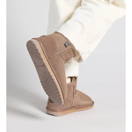 Platinum Slim Darling - Mushroom

A perfect blend of style and comfort, this piece is crafted from the softest, water-resistant sheepskin for a warm, breathable fit that moves with you. Its slim, flattering silhouette adds an effortlessly chic touch, while the flexibility of the rubber outsole means you can take it anywhere. Whether you’re at home or out and about, this is comfort that looks as good as it feels. Our boots may feel firm at first, but soften with wear, for lasting comfort.