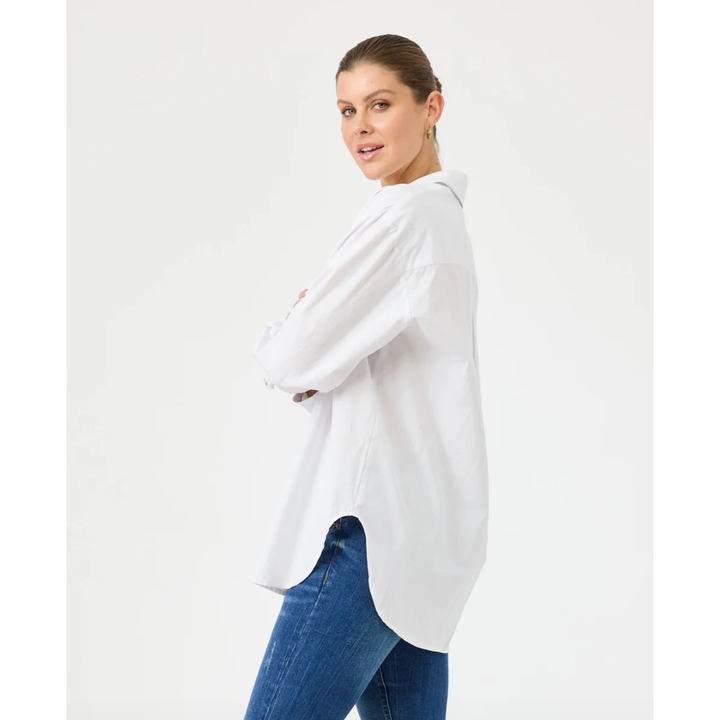 Studio Oversize Shirt

You know you've found the perfect style when you can effortlessly wear it from work to play! The Studio Oversize Shirt is a must in every wardrobe, made with cotton featuring a classic button-down design and oversize silhouette. Style it with your go-to denim and boots or sneakers for all your weekend-made day plans.