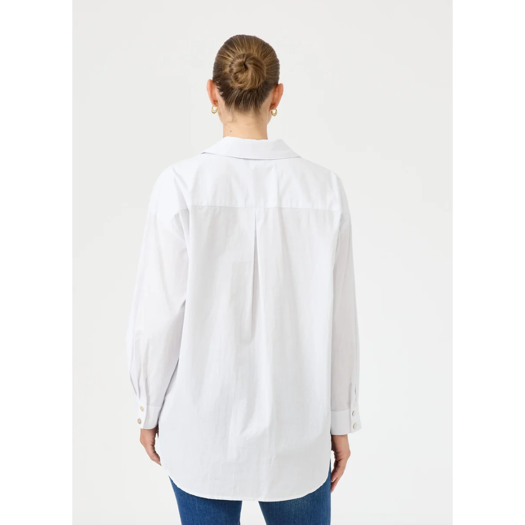 Studio Oversize Shirt

You know you've found the perfect style when you can effortlessly wear it from work to play! The Studio Oversize Shirt is a must in every wardrobe, made with cotton featuring a classic button-down design and oversize silhouette. Style it with your go-to denim and boots or sneakers for all your weekend-made day plans.