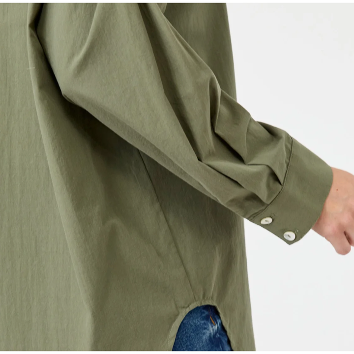 Studio Oversize Shirt

You know you've found the perfect style when you can effortlessly wear it from work to play! The Studio Oversize Shirt is a must in every wardrobe, made with cotton featuring a classic button-down design and oversize silhouette. Style it with your go-to denim and boots or sneakers for all your weekend-made day plans.