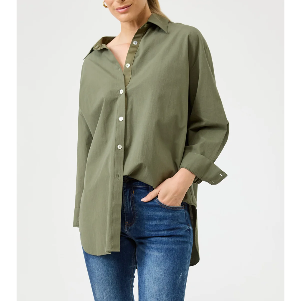 Studio Oversize Shirt

You know you've found the perfect style when you can effortlessly wear it from work to play! The Studio Oversize Shirt is a must in every wardrobe, made with cotton featuring a classic button-down design and oversize silhouette. Style it with your go-to denim and boots or sneakers for all your weekend-made day plans.